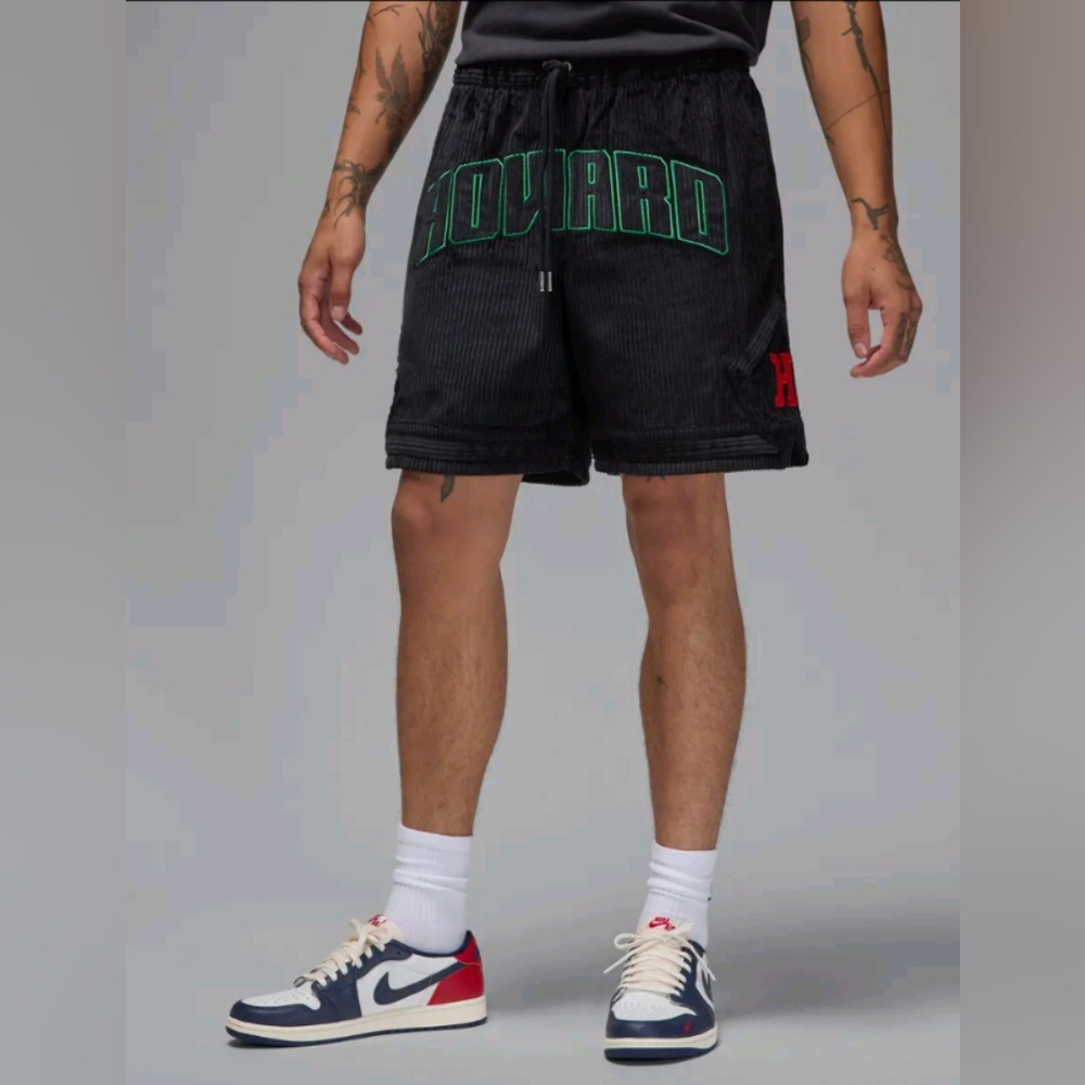 LMen's Jordan Howard University Corduroy Shorts Size XL HJ5954-010 Black Red New
